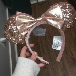 Rose gold Minnie ears NWT Disney